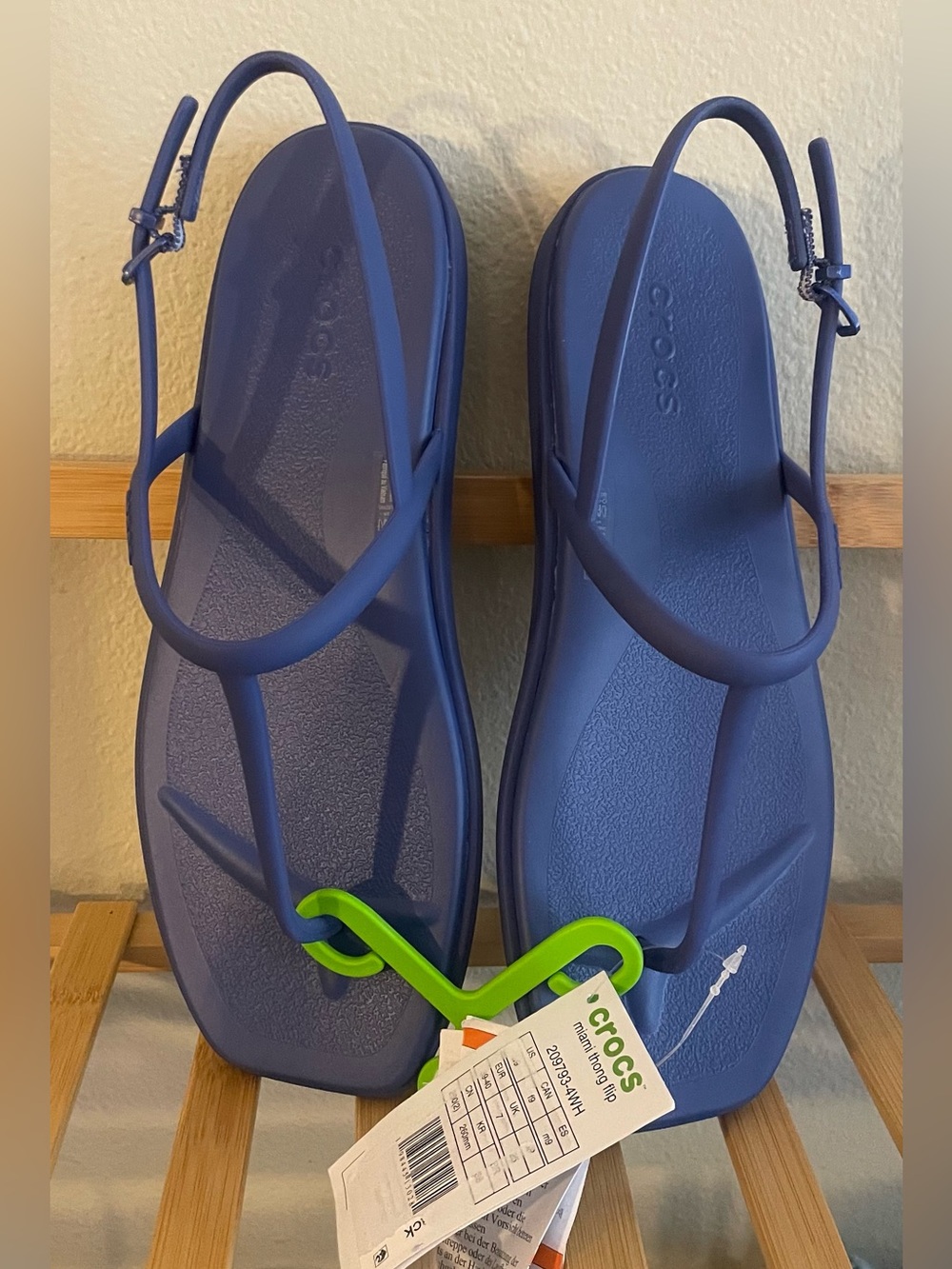 NEW…Crocs Miami Sandals - Picture 5 of 6